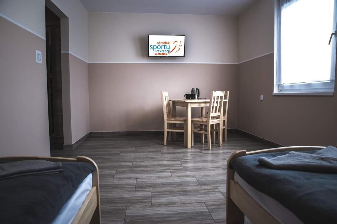 Dom Wycieczkowy "Na Stadionie" Hotel Klodzko Ngoại thất bức ảnh