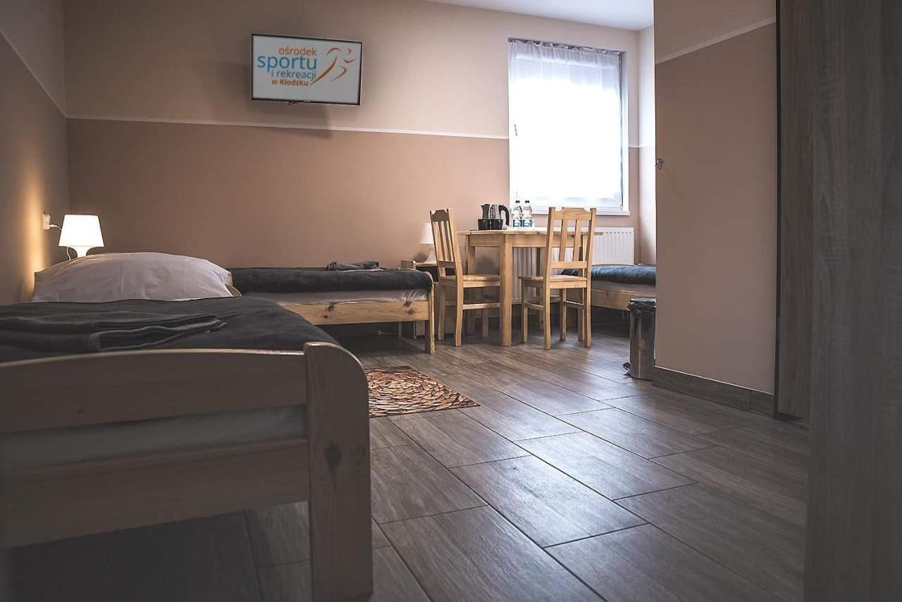 Dom Wycieczkowy "Na Stadionie" Hotel Klodzko Ngoại thất bức ảnh