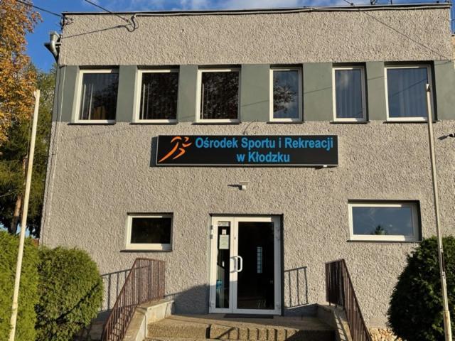 Dom Wycieczkowy "Na Stadionie" Hotel Klodzko Ngoại thất bức ảnh